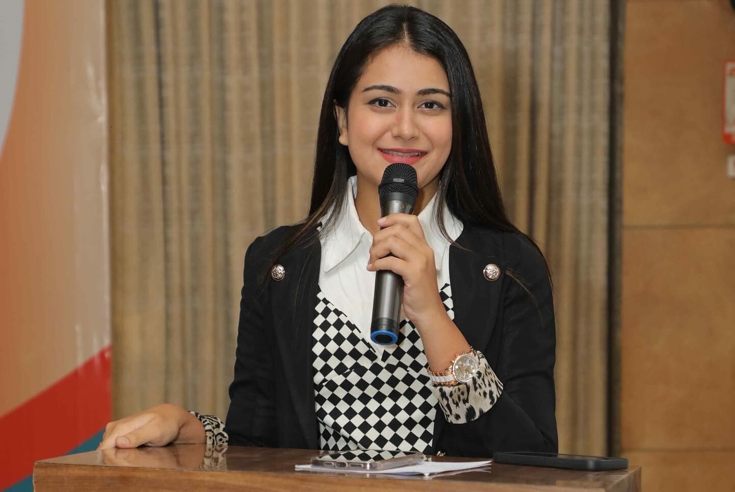 Corporate Presenter