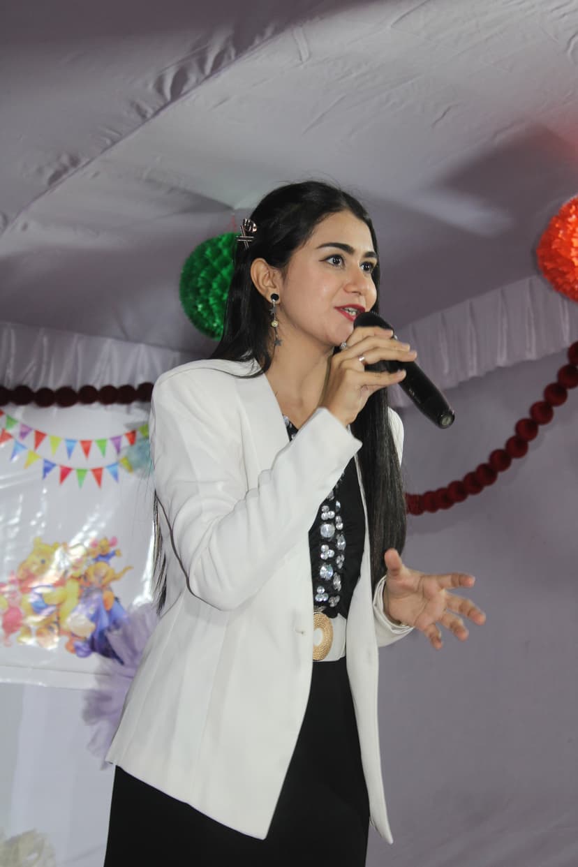 Corporate Presenter